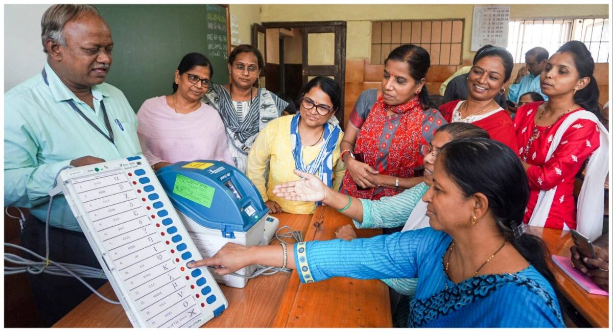 सुप्रीम कोर्ट में ईवीएम पर बहस के बीच जानिए इस मशीन के बारे में सब कुछ?