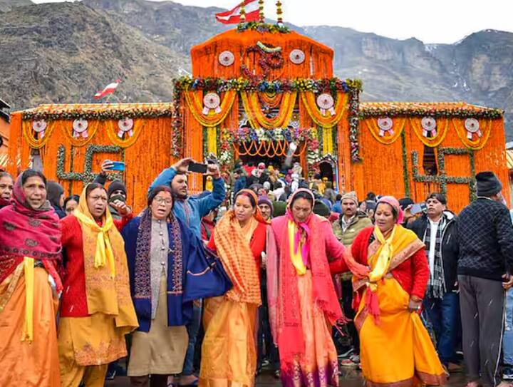 ਜੇਕਰ ਤੁਸੀਂ ਚਾਰ ਧਾਮ ਯਾਤਰਾ ਲਈ ਰਜਿਸਟਰ ਕਰਨਾ ਚਾਹੁੰਦੇ ਹੋ, ਤਾਂ ਤੁਹਾਨੂੰ ਉੱਤਰਾਖੰਡ ਸਰਕਾਰ ਦੀ ਵੈੱਬਸਾਈਟ registrationandtouristcare.uk.gov.in 'ਤੇ ਜਾਣਾ ਹੋਵੇਗਾ।