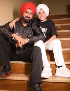 Gippy Grewal: ਗਿੱਪੀ ਗਰੇਵਾਲ ਤੇ ਸ਼ਿੰਦਾ ਗਰੇਵਾਲ ਦੀਆਂ ਤਸਵੀਰਾਂ ਚਰਚਾ 'ਚ, ਸਿਰ 'ਤੇ ਪੱਗ ਬੰਨ੍ਹ ਪਿਓ-ਪੁੱਤਰ ਨੇ ਦਿੱਤੇ ਪੋਜ਼, ਦੇਖੋ PICS