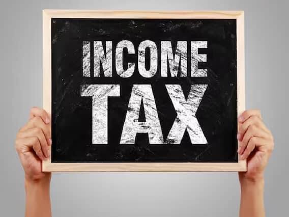 વાસ્તવમાં કર્મચારીઓને ફોર્મ-16 આપવામાં આવે છે. પગારદાર લોકો માટે કર ચૂકવવાનું સરળ બનાવવા માટે, એમ્પ્લોયર આવકવેરા કાયદાની કલમ 203 હેઠળ તેના કર્મચારીઓને ફોર્મ-16 જારી કરે છે.