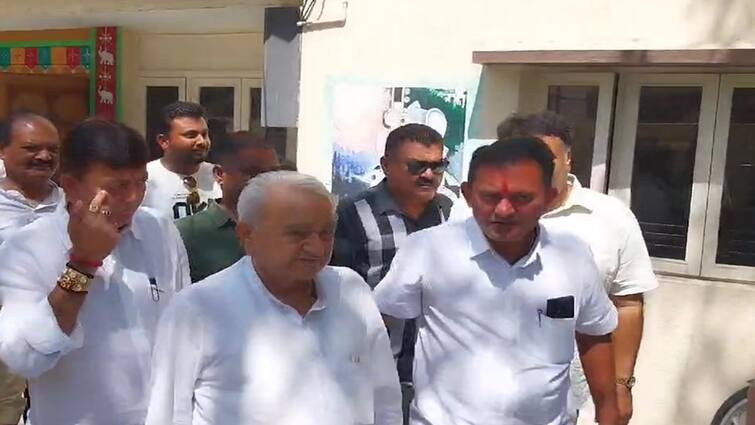 Congress candidate Paresh Dhanani reached Rajkot what is the controversy Know the details Rajkot: કોંગ્રેસના ઉમેદવાર પરેશ ધાનાણી રાજકોટ પહોંચતા શું થયો છે વિવાદ? જાણો વિગત