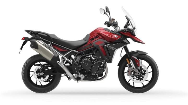 टाइगर 900 को नए डिजाइन के साथ मार्केट में उतारा गया है. इस बाइक में ट्विन एलईडी हेडलैम्प्स लगाई गई हैं और इसके साइड डिजाइन को शार्प फेयरिंग्स के साथ डिजाइन किया गया है.