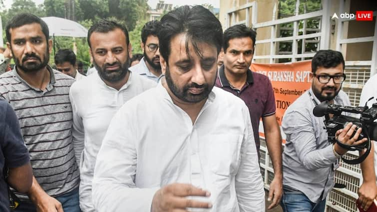 AAP MLA Amanatullah Khan will Be Appear Before ED Today As Supreme Court Reject Anticipatory Bail Plea In Delhi Waqf Board Money Laundering Case AAP MLA: अमानतुल्लाह खान की आज ED के सामने पेशी, सुप्रीम कोर्ट ने खारिज कर दी है अग्रिम जमानत याचिका