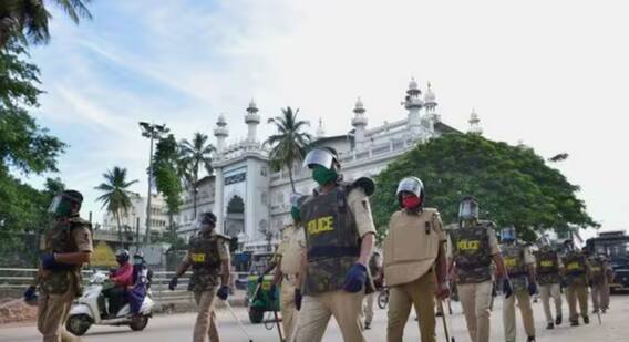 Bengaluru Clashes: ਕਾਹਦੀ ਆਜ਼ਾਦੀ! ਜੈ ਸ਼੍ਰੀ ਰਾਮ ਦੇ ਨਾਅਰੇ ਲਾਏ ਤਾਂ ਕੁੱਟ-ਕੁੱਟ ਕਰ ਦਿੱਤਾ ਬੂਰਾ ਹਾਲ, ਜਾਣੋ ਪੂਰਾ ਮਾਮਲਾ Bengaluru Clashes: ਕਾਹਦੀ ਆਜ਼ਾਦੀ! ਜੈ ਸ਼੍ਰੀ ਰਾਮ ਦੇ ਨਾਅਰੇ ਲਾਏ ਤਾਂ ਕੁੱਟ-ਕੁੱਟ ਕਰ ਦਿੱਤਾ ਬੂਰਾ ਹਾਲ, ਜਾਣੋ ਪੂਰਾ ਮਾਮਲਾ