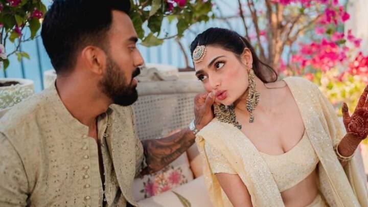 एक रिपोर्ट के मुताबिक राहुल के पास करोड़ों रुपए की गाड़ियां हैं. उनके कार कलेक्शन में बीएमडब्लूय एक्स 5, लैंड रोवर डिफेंडर, रेंज रोवर वेलर, और ऑडी आर8 समेत कई गाड़ियां शामिल हैं.