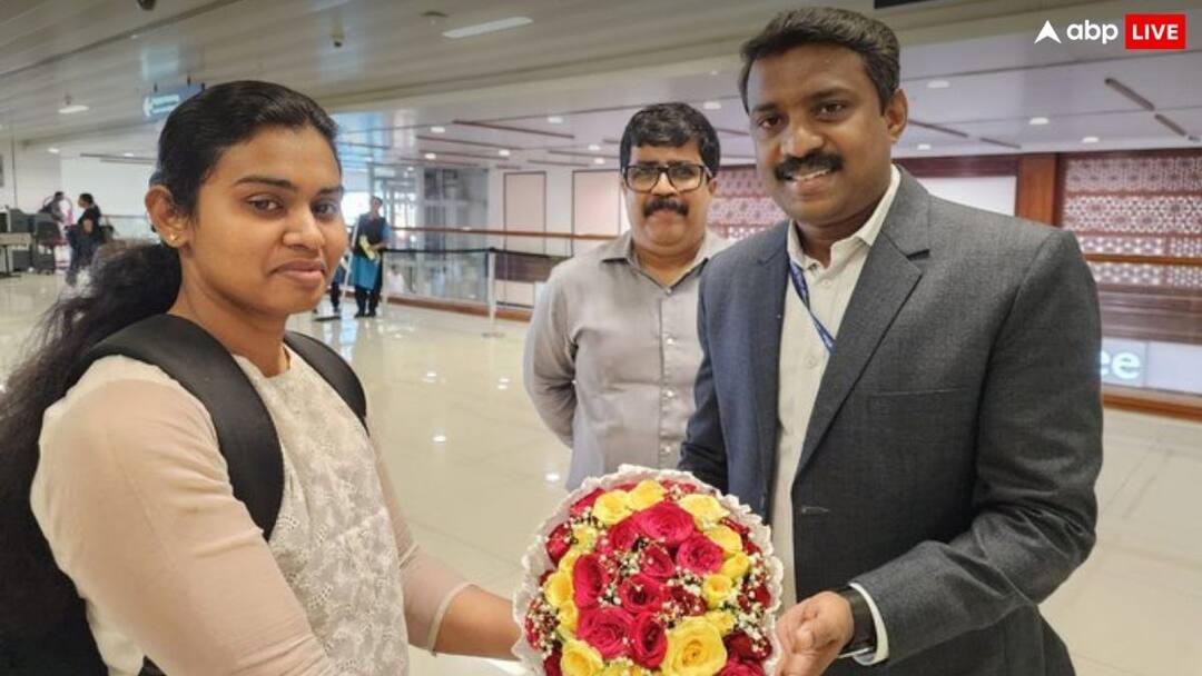 Modi Ki Guarantee always delivers claims S Jaishankar after Sole woman Ann Tessa Joseph among 17 Indian crew members of ship seized by Iran returns Lok Sabha Elections 2024: ईरान के कब्जे वाले शिप से भारत लौटी पहली क्रू मेंबर, जानें क्या बोले एस जयशंकर