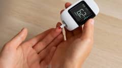 डायबिटीज मरीज चीनी की जगह न खाएं गुड़, बढ़ जाता है हार्ट डिजीज का खतरा