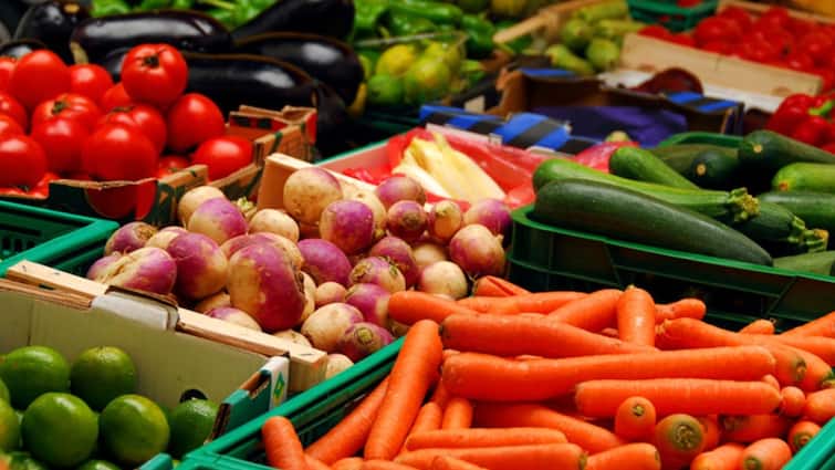Vegetable price list april 18 2024 chennai koyambedu market Carrot beans potato today price Vegetable Price: எகிறிய பீன்ஸ்.. சற்று ஏற்றத்தில் காய்கறி விலை.. இன்றைய பட்டியல் இதோ..