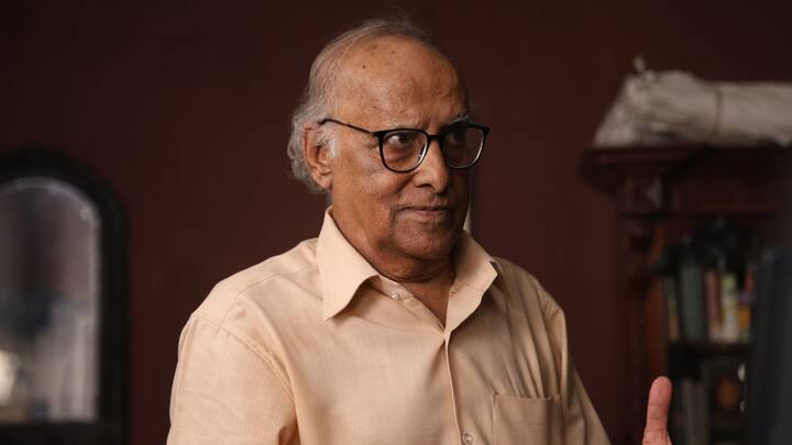 নতুন প্রযোজনা সংস্থা 'নন্দী মুভিজ' (Nandi Movies)-এর সঙ্গে হাত মিলিয়ে নতুন ছবি নিয়ে আসছেন ঋতুপর্ণা। থ্রিলার এই ছবির গল্প তাঁকে ঘিরেই। এই ছবিতে একজন কার্টুনিস্টের ভূমিকায় দেখা যাবে ঋতুপর্ণাকে।