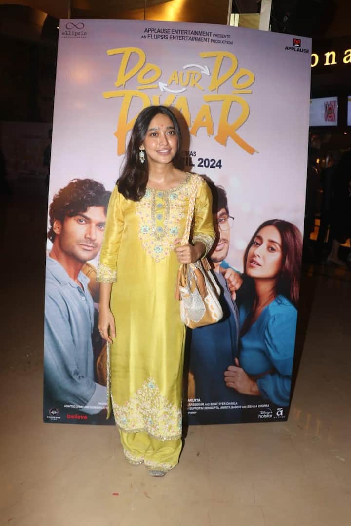Sayani Gupta wore a yellow suit for the premiere.