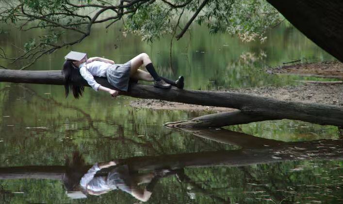 ਅਧਿਐਨ ਵਿਚ ਪਾਇਆ ਗਿਆ ਹੈ ਕਿ ਜੇ ਕਿਸੇ ਵਿਅਕਤੀ ਦੀ ਕਮਰ ਜ਼ਿਆਦਾ ਹਿੱਲਦੀ ਹੈ ਅਤੇ ਉਹ ਝੁਕਿਆ ਹੋਇਆ ਦਿਖਾਈ ਦਿੰਦਾ ਹੈ ਜਾਂ ਉਸ ਦੇ ਕਦਮ ਜ਼ਮੀਨ 'ਤੇ ਬਰਾਬਰ ਨਹੀਂ ਟਿਕ ਰਹੇ ਹਨ, ਤਾਂ ਇਸ ਦਾ ਮਤਲਬ ਹੈ ਕਿ ਵਿਅਕਤੀ ਨੂੰ ਰਾਤ ਨੂੰ ਚੰਗੀ ਤਰ੍ਹਾਂ ਨੀਂਦ ਨਹੀਂ ਆਈ।