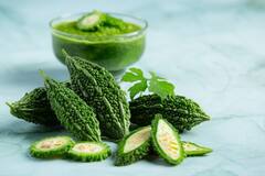 Karela Benefits :स्वाद में कड़वा लेकिन सेहत का खज़ाना है करेला, फायदे जान लेंगे तो आज से ही शुरू कर देंगे खाना