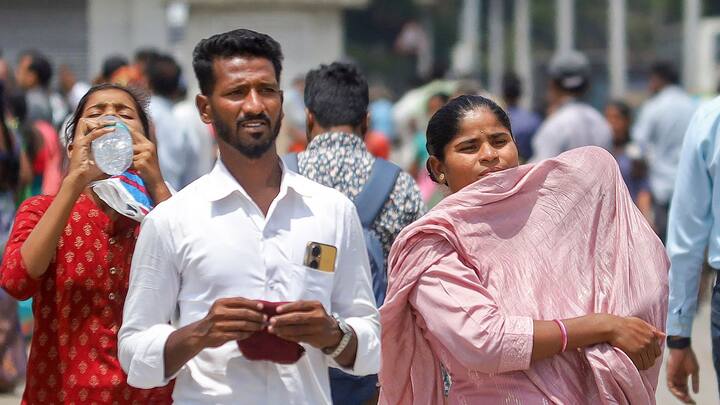 আগামী দু'দিনে সর্বোচ্চ তাপমাত্রা তিন থেকে পাঁচ ডিগ্রি বাড়তে পারে কলকাতায়। আজকে সর্বোচ্চ তাপমাত্রা ৪০ ডিগ্রি এবং সর্বনিম্ন ২৯ ডিগ্রি থাকার সম্ভাবনা।