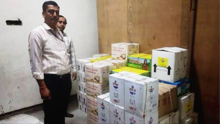 Security and drug control team seized 974 liters of ghee in Jalore ann जालोर में सुरक्षा एवं औषधि नियंत्रण टीम की कार्रवाई, 974 लीटर घी सीज, जांच के लिए भेजे गए सैंपल
