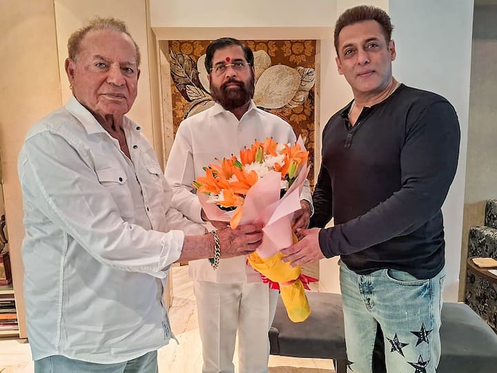 वहीं फायरिंग की घटना के बाद सलमान खान ने अपने पिता सलीम खान के साथ महाराष्ट्र के सीएम शिंदे से भी मुलाकात की थी.