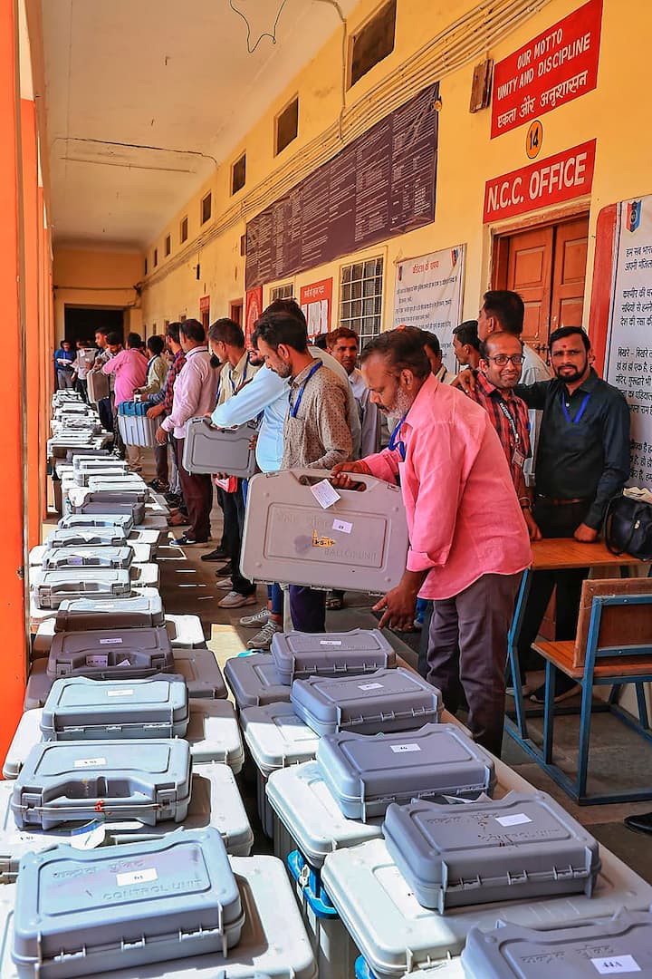 चुनाव के बाद यदि कोई कैंडिडेट कोर्ट में परिणामों को लेकर याचिका दायर नहीं करता है तो उस सीट की ईवीएम मशीन आगे के इस्तेमाल के लिए भेज दी जाती है.