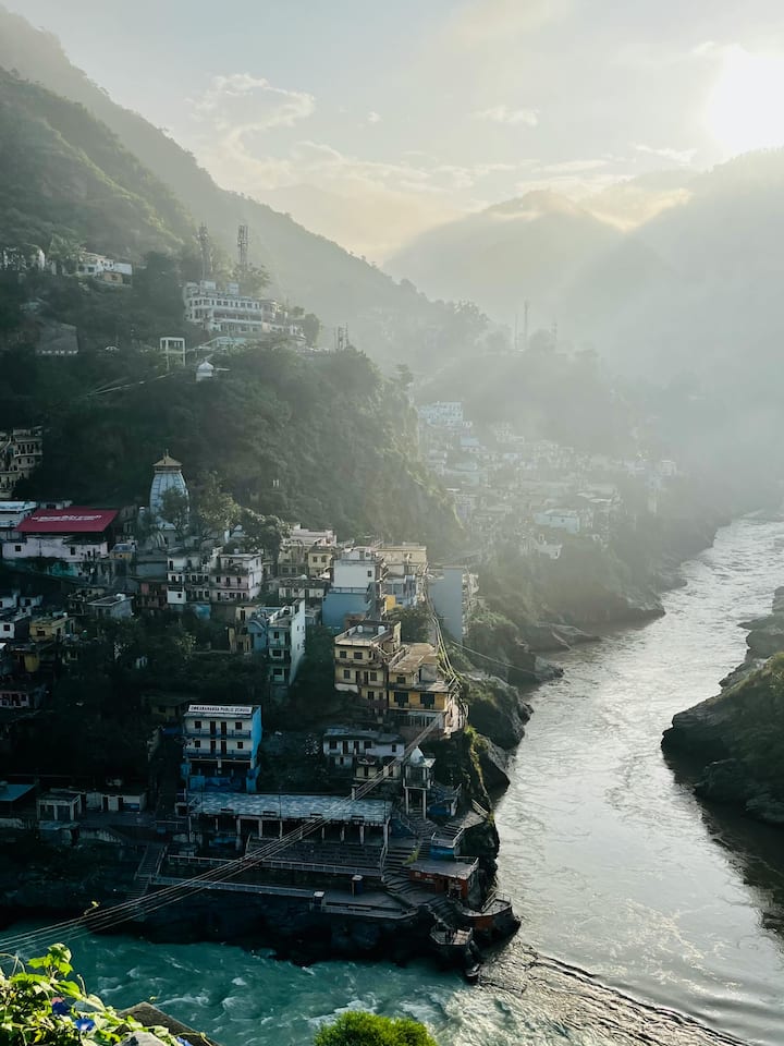 आपको जानकर हैरानी होगी कि गोदावरी की कुल लंबाई 1465 किलोमीटर लंबी है. सिर्फ महाराष्ठ्र में ही ये नदी 765 किलोमीटर लंबी है.