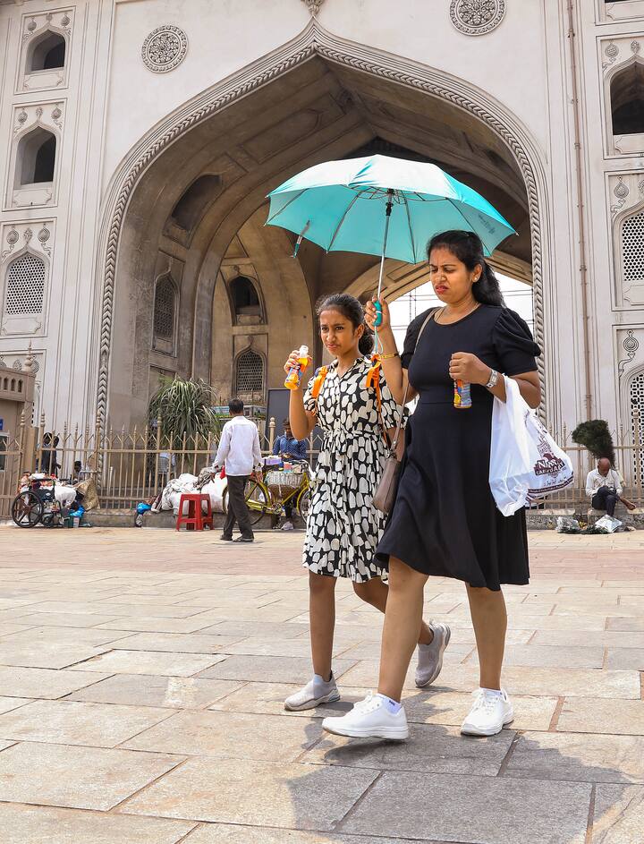 रांची मौसम विज्ञान केंद्र के प्रभारी अभिषेक आनंद ने कहा कि उत्तर-पश्चिमी हवाओं की वजह तापमान बढ़ रहा है.