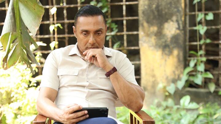 আর এই ছবিতে, ঋতুপর্ণার বিপরীতে দেখা যাবে রাহুল বোস (Rahul Bose)-কে। কেমন করে এই ছবিতে কাজ করতে রাজি হয়েছেন রাহুল? সেই গল্পই শোনালেন ঋতুপর্ণা।