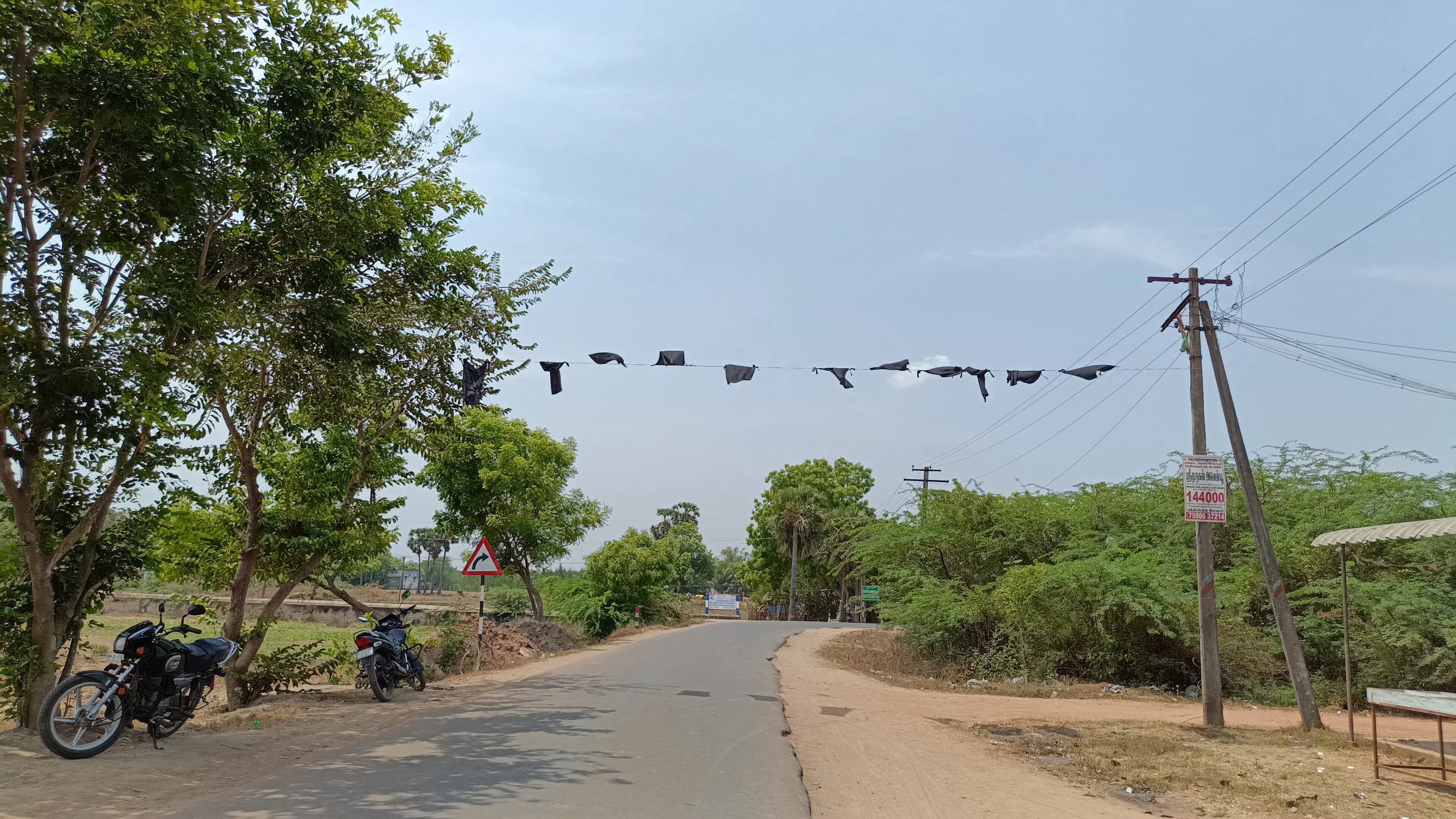 நாளை வாக்குப்பதிவு...தேர்தலை புறக்கணிக்கும் கிராம மக்கள்