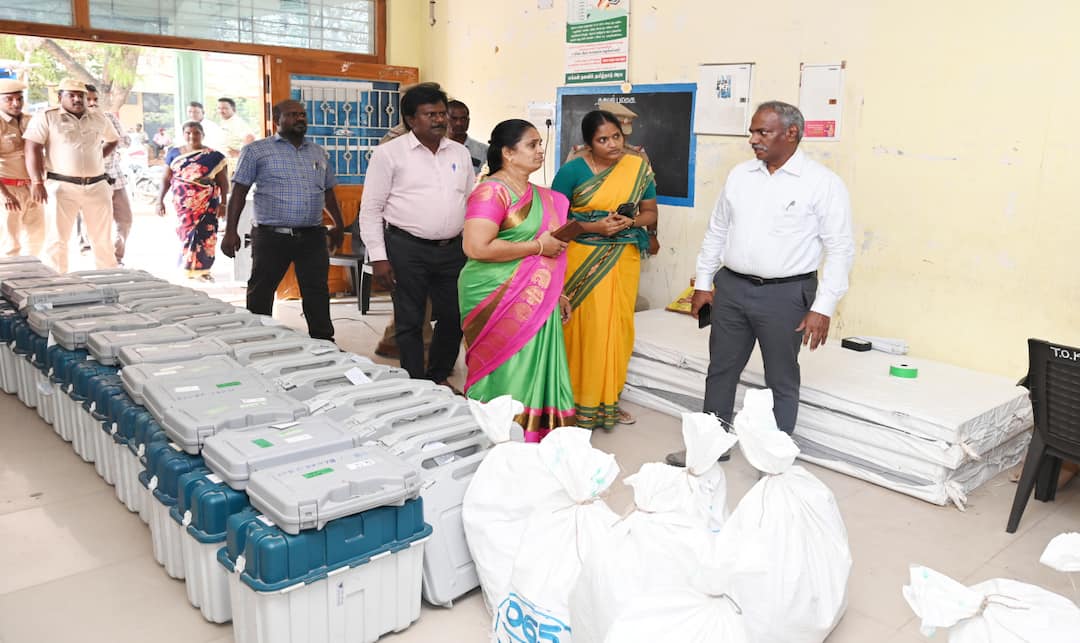 LOK SABHA ELECTION 2024 Dispatch of Electronic Voting Machines for Tiruvannamalai Parliamentary Constituency - TNN LOK SABHA ELECTION 2024: திருவண்ணாமலை நாடாளுமன்ற தொகுதிக்கான மின்னணு வாக்கு இயந்திரங்கள் அனுப்பிவைப்பு
