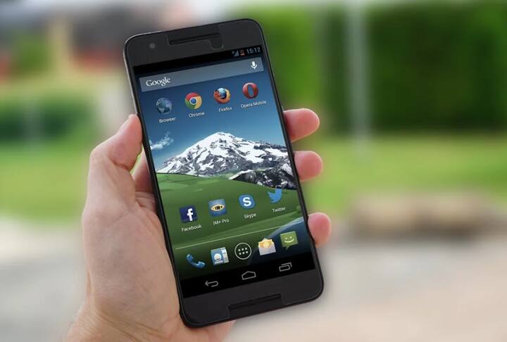 நீங்கள் ஃபோனில் பேசும்போது திடீரென கிளிக் சத்தங்கள், நிலையான அல்லது மங்கலான குரல்கள் கேட்டால், உங்கள் ஃபோன் ஒட்டு கேட்கப்படலாம்.