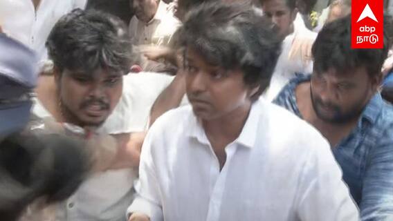 Vijay casts vote  : அதிரடி கிளப்பட்டுமா... வாக்களிக்க வந்த விஜய்! சுற்றி வளைத்த ரசிகர்கள்