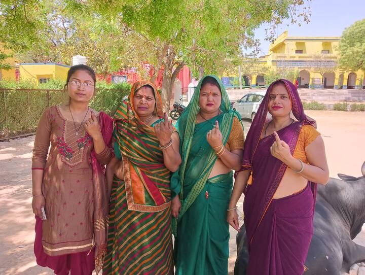 भरतपुर लोकसभा क्षेत्र में मतदान का प्रतिशत कम रहा है वर्ष 2019 में हुए मतदान में भरतपुर लोकसभा सीट पर 59 प्रतिशत मतदान रहा था, लेकिन आज हुए मतदान प्रतिशत की बात करें तो भरतपुर लोकसभा क्षेत्र में लगभग 50 प्रतिशत मतदान हुआ है.