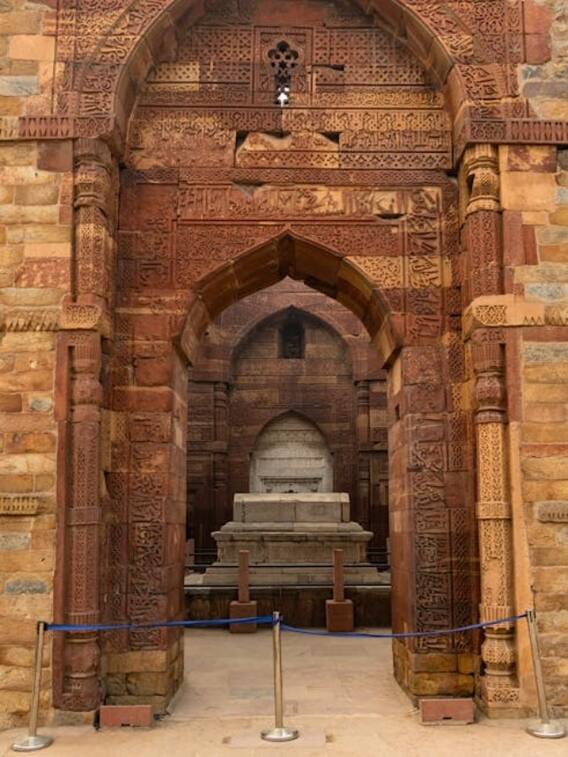 कितनी बार में बन पाई थी दिल्ली की कुतुबमीनार?