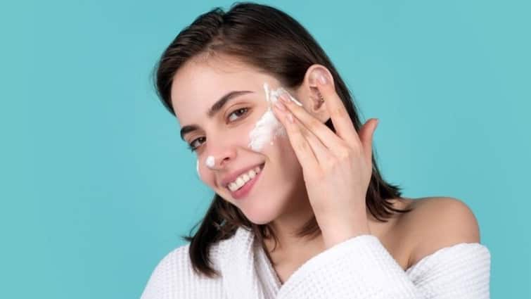 Summer tips right to apply cream on face during summer or not know more Summer Tips: गर्मी के दिनों में चेहरे पर क्रीम लगाना सही होता है या नहीं? जानें इसके फायदे और नुकसान