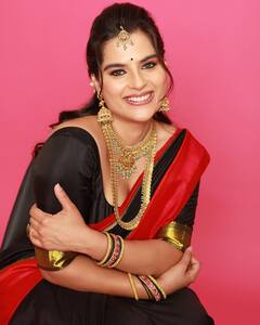 Kavya Kalyanram: లంగావోణి వేసి మాయ చేస్తున్న కావ్య కళ్యాణ్‌రామ్‌ - 'బలగం' బ్యూటీ ట్రేడిషనల్ లుక్ కి కుర్రకారు ఫిదా!