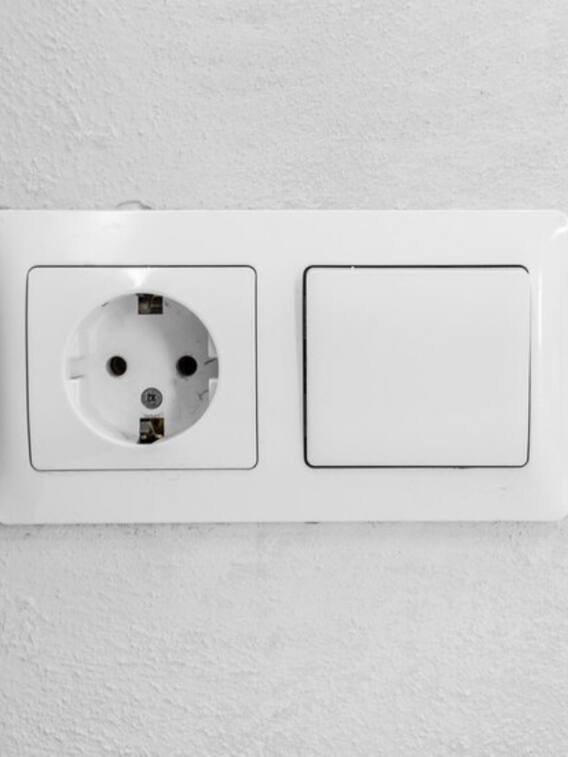 सफेद रंग के स्विच बोर्ड ही ज्यादा क्यों लगाए जाते हैं?