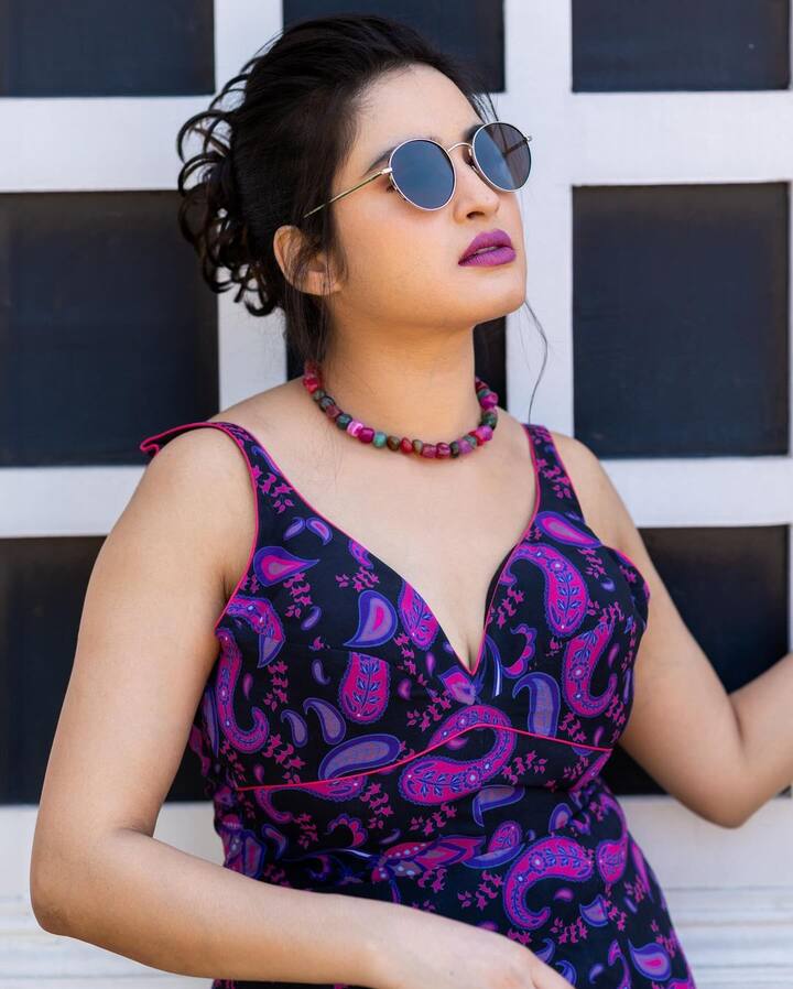 బిగ్ బాస్ రియాలిటీ షోతో బాగా పాపులర్ అయ్యింది బబ్లీ బ్యూటీ రతిక. Photo Credit: Rathika/Instagram