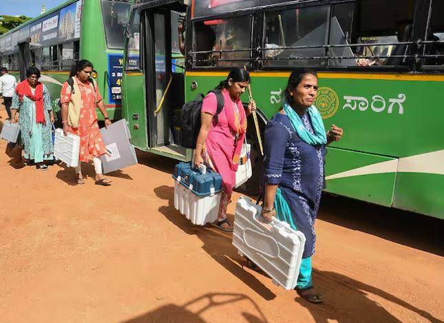 ਇਸ ਲਈ ਸਰਕਾਰੀ ਕਰਮਚਾਰੀਆਂ ਨੂੰ ਤਨਖਾਹ ਵੀ ਦਿੱਤੀ ਜਾਂਦੀ ਹੈ। ਜੋ ਉਨ੍ਹਾਂ ਦੀ ਪ੍ਰੋਫਾਈਲ ਦੇ ਹਿਸਾਬ ਨਾਲ ਤੈਅ ਹੁੰਦਾ ਹੈ।