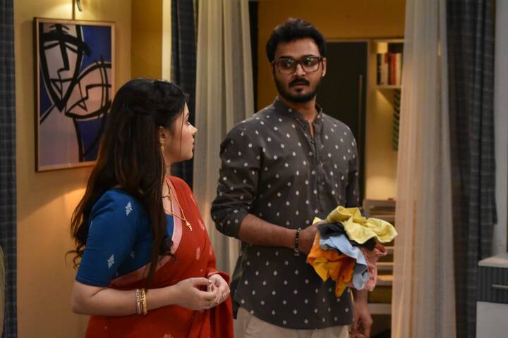 তার মধ্যে সে যদি অনিরুদ্ধকে ফিরিয়ে আনতে না পারে তাহলে তারা ওঅ বাড়ি আর অনির জীবন থেকে দূরে সরে যাবে।
