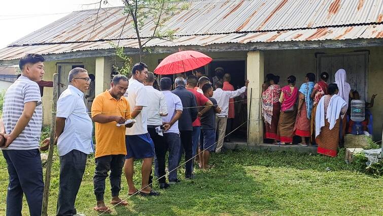 पोलिंग बूथ में घुसे और फिर एक एजेंट को…मणिपुर में वोटिंग के बीच क्या हुआ? BLO ने बताया