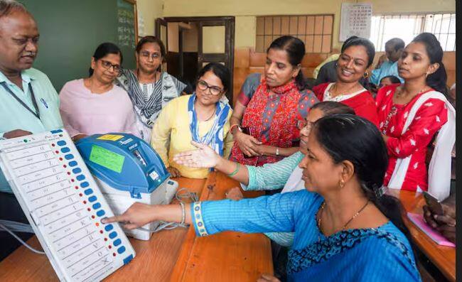 ਚੋਣਾਂ ਦੌਰਾਨ ਵੱਖ-ਵੱਖ ਅਸਾਮੀਆਂ 'ਤੇ ਮੁਲਾਜ਼ਮ ਤਾਇਨਾਤ ਕੀਤੇ ਜਾਂਦੇ ਹਨ। ਮਿਸਾਲ ਵਜੋਂ ਪ੍ਰੀਜ਼ਾਈਡਿੰਗ ਅਫ਼ਸਰ ਨੂੰ 1550 ਰੁਪਏ ਦਿੱਤੇ ਜਾਂਦੇ ਹਨ।