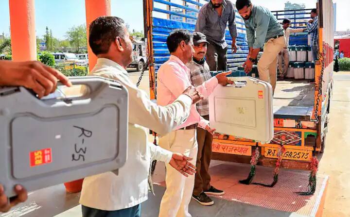 ਈਵੀਐਮ ਦੀ ਮੈਮੋਰੀ ਵਿੱਚ ਨਤੀਜੇ ਉਦੋਂ ਤੱਕ ਸਟੋਰ ਰਹਿੰਦੇ ਹਨ, ਜਦੋਂ ਤੱਕ ਇਸ ਵਿੱਚੋਂ ਡੇਟਾ ਨੂੰ ਹਟਾ ਨਹੀਂ ਦਿੱਤਾ ਜਾਂਦਾ ਜਾਂ ਸਾਫ ਨਹੀਂ ਕੀਤਾ ਜਾਂਦਾ।