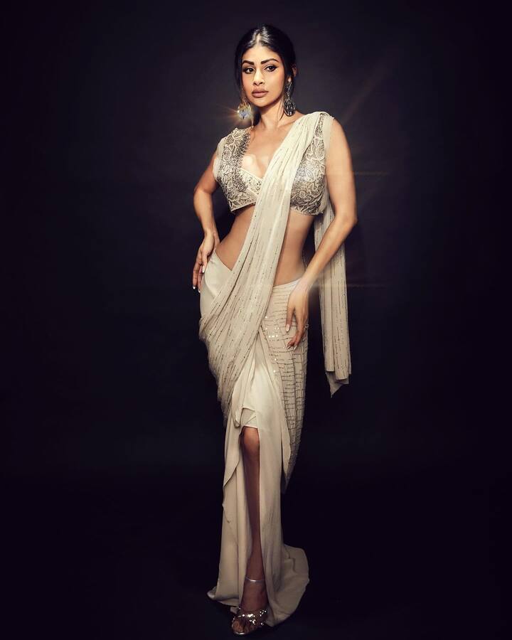இவரது இந்த புகைப்படங்களுக்கு லைக்ஸ்கள் குவிந்து வருகிறது.