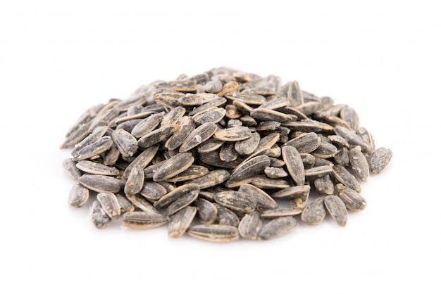 Eating sunflower seeds with nuts and dry fruits has many benefits for the body.  Protein, fiber and healthy fats are found in it.  Along with this, Vitamin E is also found in these seeds, which improves heart health and increases immunity.  Sunflower seeds are also useful in keeping pregnant women healthy.