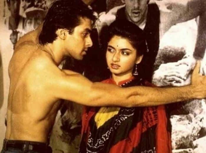 साल 1989 में आई फिल्म आई लव्ड से सन बडज़ात्या ने निर्देशन की शुरुआत की थी।  इसी फिल्म से भाग्यश्री ने भी डेब्यू किया था और सलमान खान के सहायक लीड एक्टर्स के तौर पर ये डेब्यू फिल्म थी।  फिल्म की शुरुआत 29वें प्रिंट में ही हो गई थी लेकिन इसकी लोकप्रियता के कारण प्रिंट में बढ़ोतरी हुई।  इस फिल्म में सलमान खान की ब्लॉकबस्टर फिल्में शामिल हैं जो लगभग 50 दक्षिणी थिएटरों की शान बनी रही हैं।
