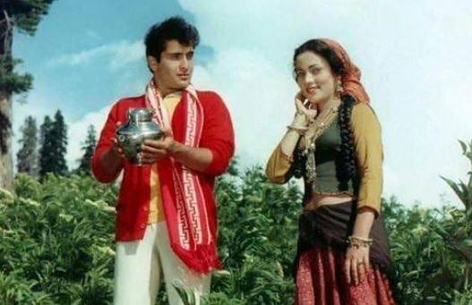 साल 1985 में आई फिल्म राम तेरी गंगा मैली का निर्देशन राज कपूर ने किया था. इसमें उन्होंने अपने छोटे बेटे राजीव कपूर को लॉन्च किया था. फिल्म में लीड एक्ट्रेस मंदाकिनी थीं जो उनका स्क्रीन नेम है. इनका असली नाम यास्मीन जोसेफ है.