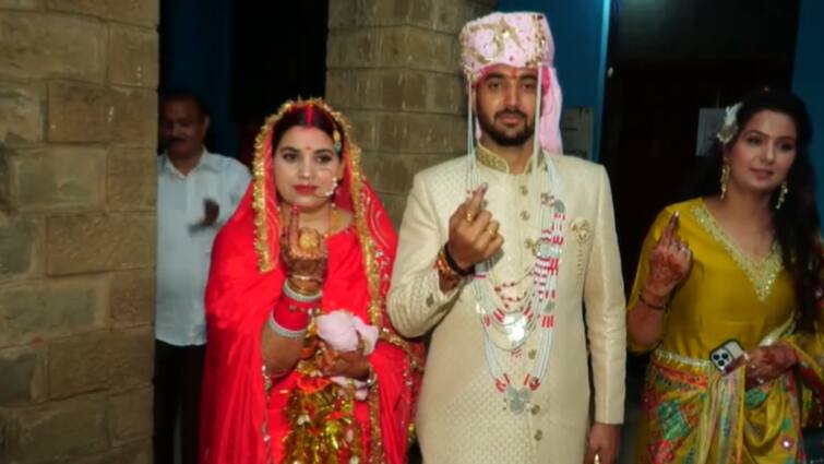 Lok Sabha Elections 2024 Newly Wed Couple Arrives At Polling Station In J&K Udhampur Newly Wed Couple Arrives At Polling Station In J&K's Udhampur To Cast Vote — Watch