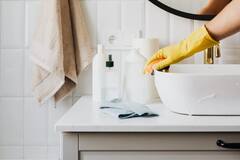 Cleaning Tips : பாத்ரூம், சின்கில் உள்ள குழாய்கள் பளபளவென ஜொலிக்க டிப்ஸ்!