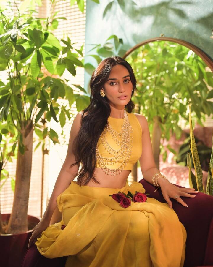 Surbhi Jyoti looked elegant in a yellow ethnic outfit