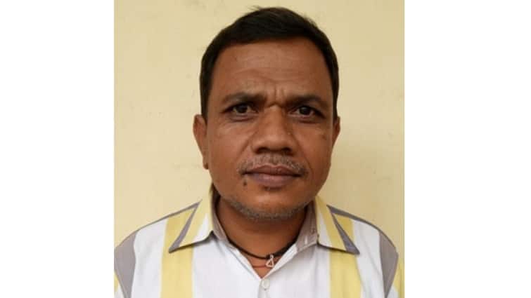 Navsari professor died of heart attack during election duty ચૂંટણી ફરજ દરમિયાન નવસારીના પ્રોફેસરનું હાર્ટ એટેકથી મોત