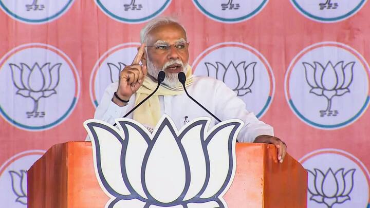 UP Lok sabha elections 2024 PM Modi says under leadership cm yogi Adityanath record of 2014 and 2019 will be broken in Amroha UP Lok Sabha Election 2024: 'यूपी नया इतिहास बनाने वाला है', अमरोहा में विपक्ष पर बरसे पीएम मोदी