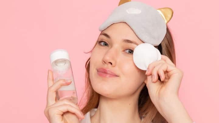 use this after removing makeup from the face at night for soft and healthy skin Skin Care Tips: रात में चेहरे से मेकअप साफ करने के बाद करें यह काम, त्वचा रहेगी मुलायम और स्वस्थ
