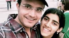 Sana Ganguly Lifestyle: অফিস যান লোকাল ট্রেনে, পাতে নিরামিষ খাবার! এত সাধারণ জীবন সৌরভ-কন্যার!