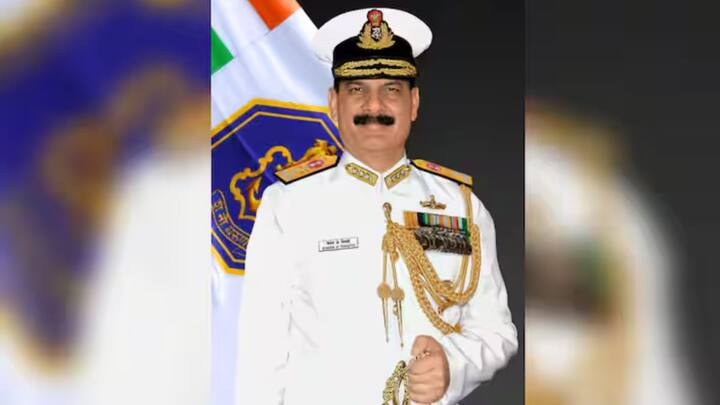 Vice Admiral Dinesh K Tripathi Appointed Chief Of Naval Staff, Succeeds Admiral Hari Kumar Chief Of Naval Staff: இந்திய கடற்படையின் புதிய தளபதியாக தினேஷ் கே திரிபாதி  நியமனம் - யார் இவர்?